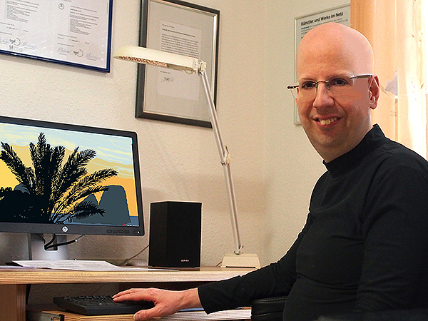 Im Oktober 2015 machte sich Sohn Alexander Reichert nach sehr gut absolvierten Fernkursen selbstständig als Designer für Grafik, Web und Video.