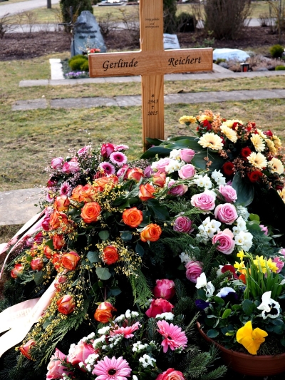Das Grab von Gerlinde Reichert nach ihrer Beisetzung.